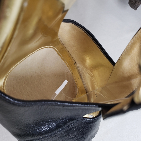 Reposhing -Michael Kors 8 Peep Toe Sling Back Wooden/Black Leather Heels - Picture 12 of 13
